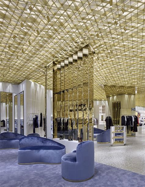 versace yorkdale mall review|Versace Opens Impressive Canadian Flagship on Yorkville .